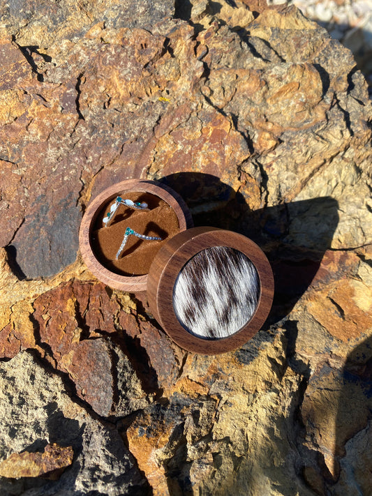 Cowhide double ring box